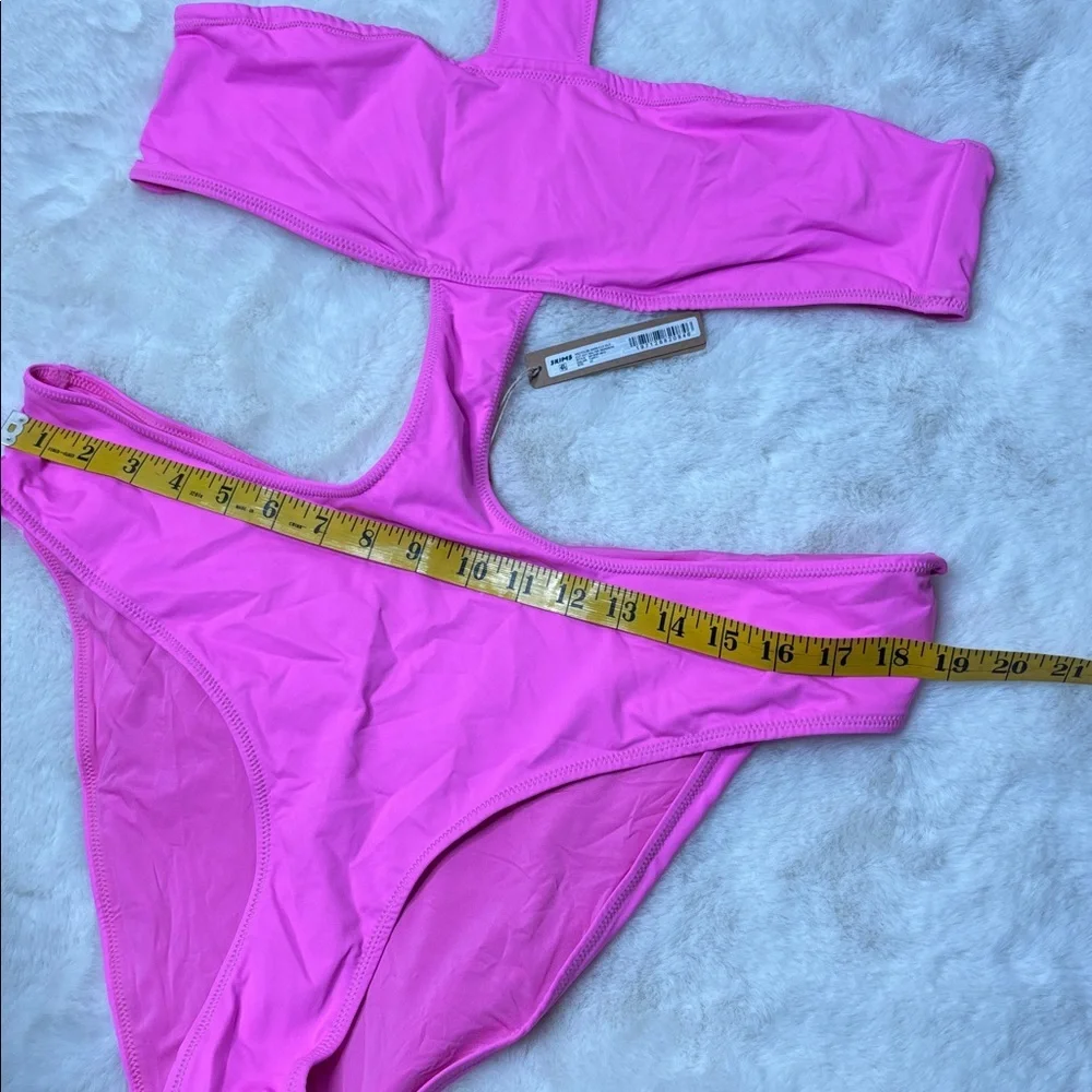 NWT SKIMS HALTER MONOKINI IN Taffy SZ 2X